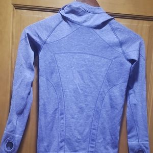 IVIVVA Fastest Pullover Purple

Girls size 10